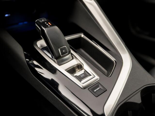 Peugeot 3008 1.2 PureTech Sport Automaat (APPLE CARPLAY, GROOT NAVI, LEDER, PARKEERSENSOREN, SPORTSTOELEN, CRUISE, LANE ASSIST, NIEUWSTAAT)