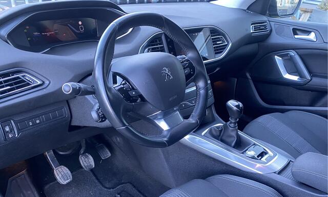 Peugeot 308 SW 1.2 PureTech Blue Lease Allure Navigatie, Climate contr, Digitaal dasboard, LMV, etc..!!