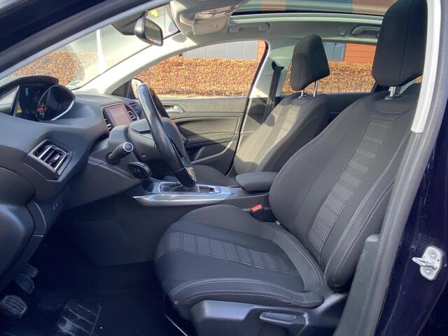 Peugeot 308 SW 1.2 PureTech Blue Lease Premium NL-auto met o.a. pano, navi, LED, camera, etc.