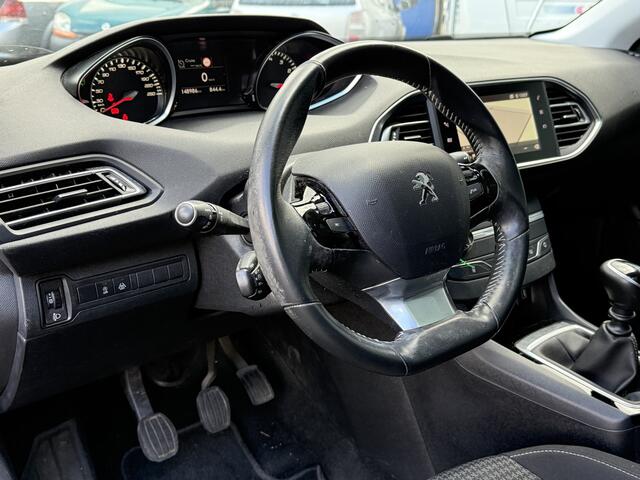 Peugeot 308 BWJ 2020 1.2 111 PK Blue Lease Executive PANORAMADAK / CLIMA / NAVI / CRUISE / PDC / LMV / MULTIFUNCT. STUUR