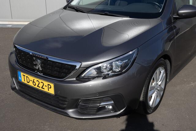 Peugeot 308 1.2 PureTech Blue Lease Executive