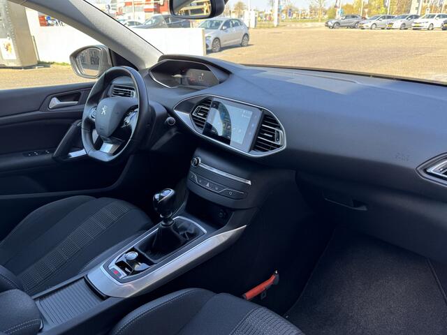 Peugeot 308 SW 1.2 PureTech Blue Lease Allure Staat in Hardenberg