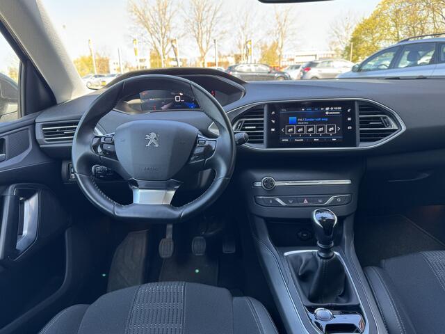 Peugeot 308 SW 1.2 PureTech Blue Lease Allure Staat in Hardenberg