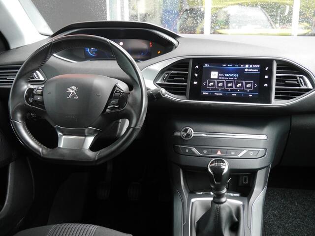 Peugeot 308 SW 1.2 110PK PureTech Blue Lease Allure | Camera | Adaptive Cruise control | Parkeersensoren v+a | Navigatie | Getint glas