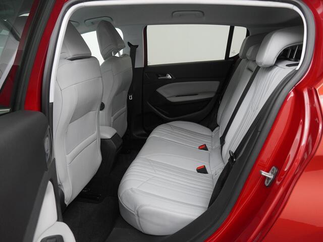 Peugeot 308 1.2 PureTech Allure Automaat - Lederen bekleding - Stoelverwarming - Navigatie - Trekhaak