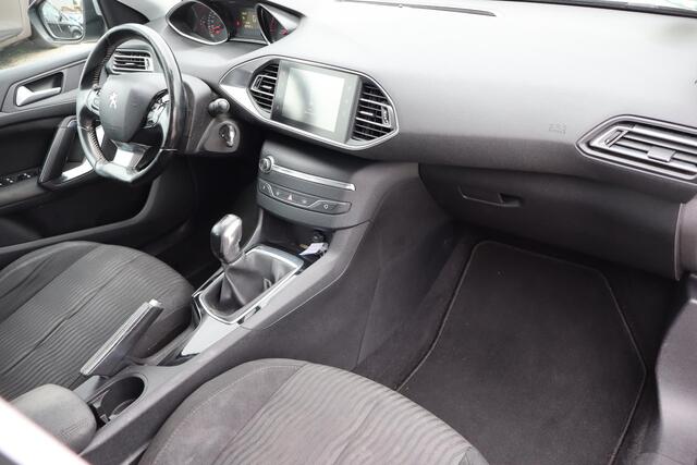 Peugeot 308 1.6 BlueHDi Allure Navigatie, Cruise control, Lichtmetalen wielen, Parkeersensoren