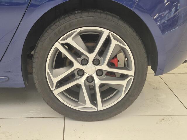 Peugeot 308 1.2 PureTech GT-line | Navigatie | Achteruitrijcamera | Panoramadak | Keyless Entry |