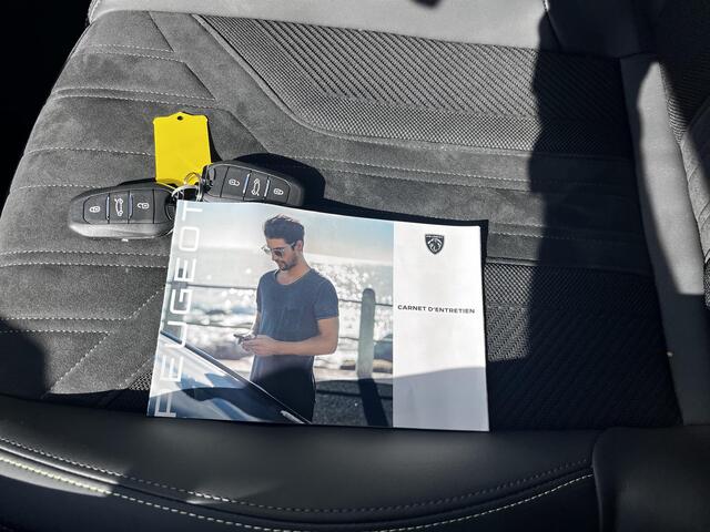 Peugeot 308 1.6 Plug-in Hybrid 180 GT Automaat / Dealer onderhouden / Trekgewicht 1.500kg / Navigatie / Adapt. CC / Camera 360° / Apple Carplay Android / 18" LM wielen /