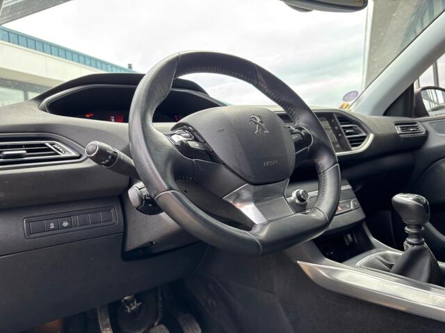 Peugeot 308 1.2 130PK PURETECH ALLUREBUSINESS NAVI PDC-CAMERA VIRTUAL