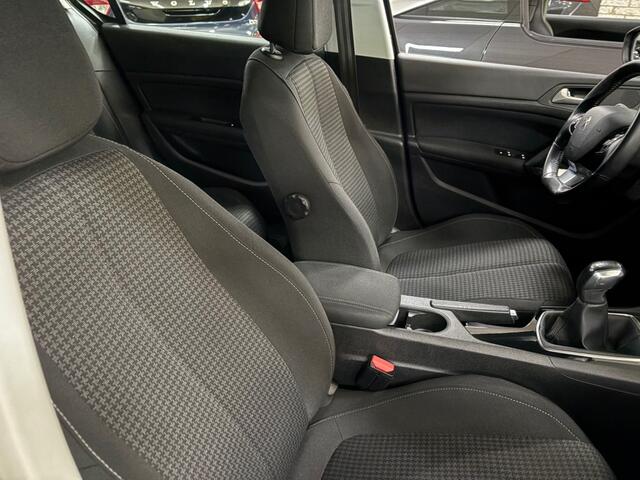 Peugeot 308 1.2 PURETECH ACTIVE / CLIMATRONIC / CRUISE / LED / PDC / USB