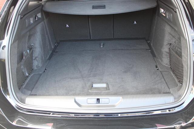 Peugeot 308 SW 1.2 MILD HYBRID 136PK DCS6 GT | ELEKTRISCHE STOEL MET GEHEUGEN FUNCTIE | STOEL VERWARMING | ELEKTRISCHE ACHTERKLEP | 360° CAMERA | KEYLESS ENTRY/START | ADAPTIVE CRUISE CONTROL | 19" LICHTMETALEN VELGEN | DRAADLOZE TELEFOONLADER | DRAADLOZE APPLE CARPL