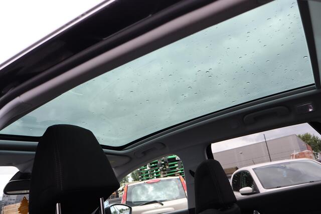 Peugeot 308 SW 1.2 PureTech Blue Lease GT-line Navigatie, Climate control, Cruise control, Panoramadak