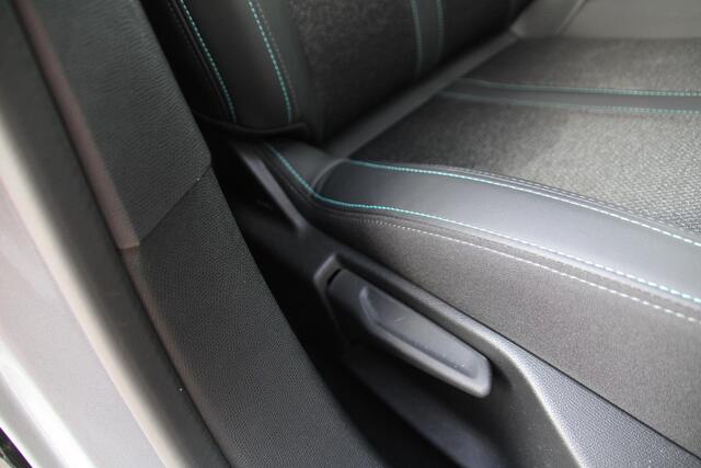 Peugeot 308 1.2 PureTech 130pk Allure Pack Business Automaat Airco Navi Carplay Camera PDC V+A