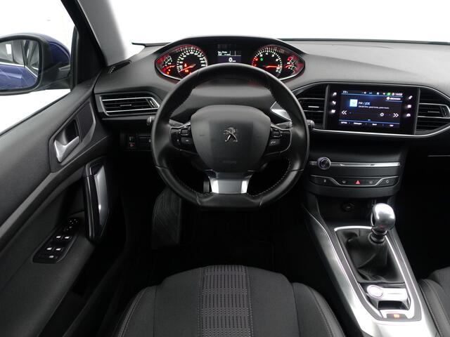 Peugeot 308 SW 1.2 PureTech Allure- Carplay, Android Auto, Camera, Xenon Led, Keyless, Lane Assist, Trekhaak