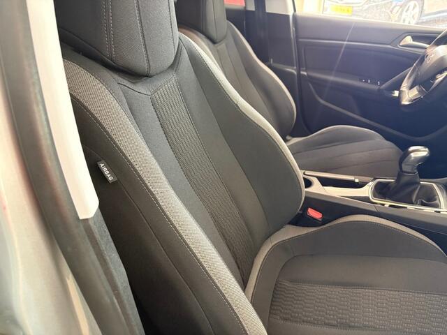 Peugeot 308 1.2 PURETECH STYLE / TREKHAAK / ECC / NAVI / CRUISE / DAB RADIO