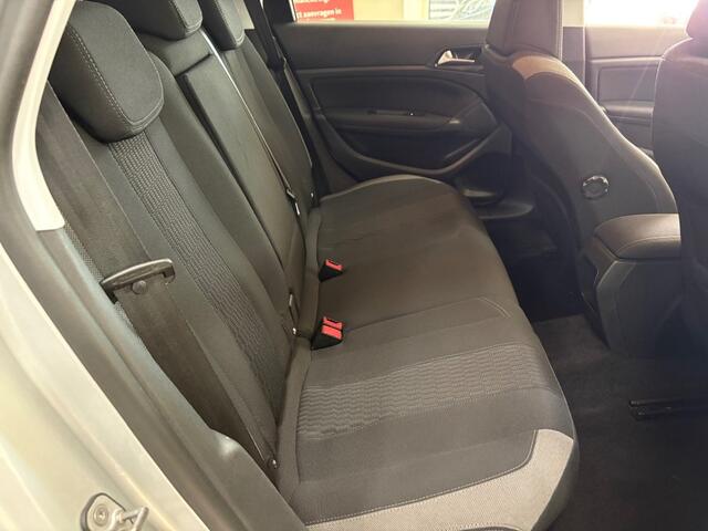 Peugeot 308 1.2 PURETECH STYLE / TREKHAAK / ECC / NAVI / CRUISE / DAB RADIO