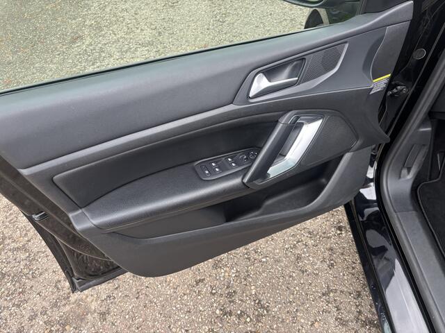 Peugeot 308 SW 1.2 PureTech Blue Lease Premium / NAVI / LED / XENON / CRUISE / 124dkm! NAP!