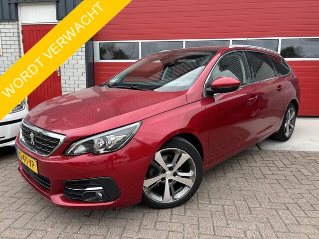 Peugeot 308 SW 1.2 PureTech Blue Lease Premium 131PK / DRIEM VV / PANORAMADAK / COGNAC LEDER / STOELVERW / CLIMA / CARPLAY / DAB+ / NAVI / NL-AUTO