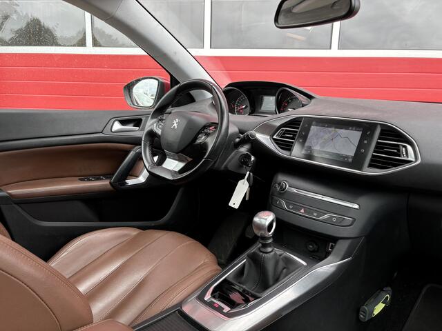 Peugeot 308 SW 1.2 PureTech Blue Lease Premium 131PK / DRIEM VV / PANORAMADAK / COGNAC LEDER / STOELVERW / CLIMA / CARPLAY / DAB+ / NAVI / NL-AUTO