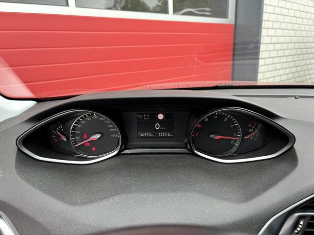 Peugeot 308 SW 1.2 PureTech Blue Lease Premium 131PK / DRIEM VV / PANORAMADAK / COGNAC LEDER / STOELVERW / CLIMA / CARPLAY / DAB+ / NAVI / NL-AUTO