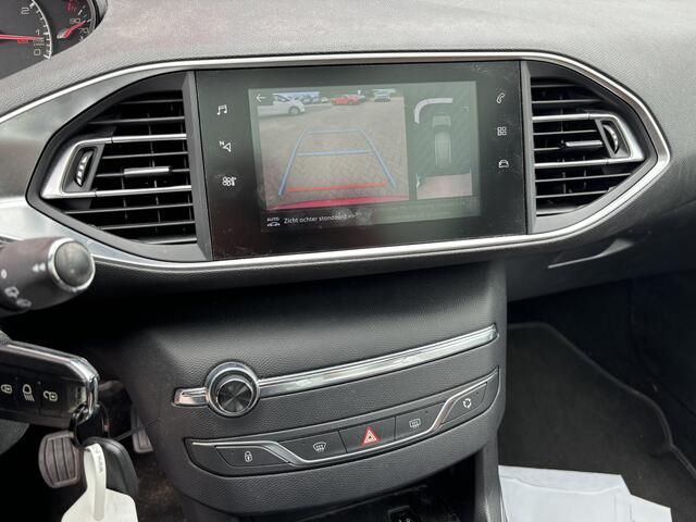 Peugeot 308 SW 1.2 PureTech Blue Lease Premium 131PK / DRIEM VV / PANORAMADAK / COGNAC LEDER / STOELVERW / CLIMA / CARPLAY / DAB+ / NAVI / NL-AUTO