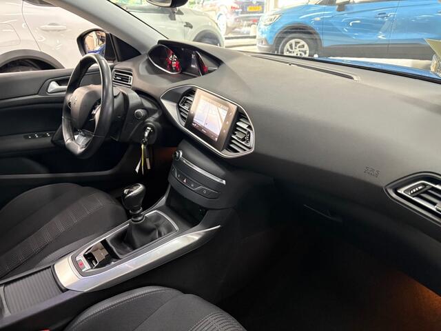 Peugeot 308 1.2 110 PK / Panodak / Trekhaak / Navi / Climat / Dab / Cruise