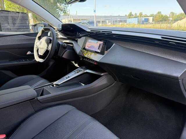 Peugeot 308 1.6 Plug in Hybrid 180 Allure