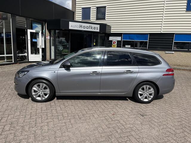 Peugeot 308 1.2 PureTech Style Zeer goed onderhouden van eerste eigenaar, Navi, pdc, donker glas, metallic, sportstoelen etc