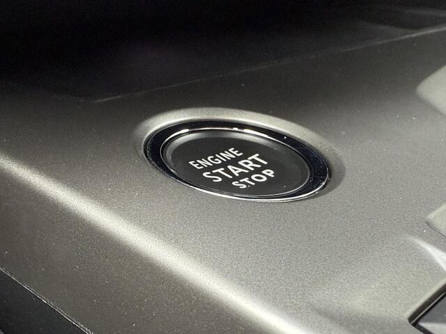 Peugeot 308 1.2 PureTech GT l I-Cockpit l Stoelverwarming l Sfeer l Camera l Navi