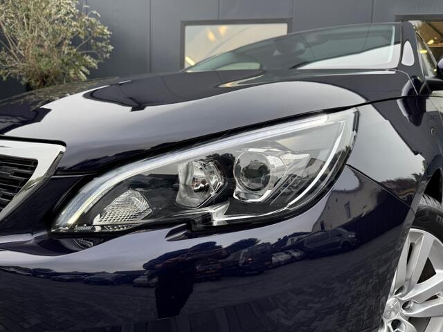 Peugeot 308 1.2 Puretech Blue Lease Executive / Navi/ Pano / PDC