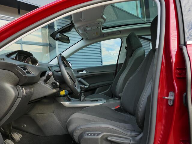 Peugeot 308 SW 1.2T Blue Lease Premium | Navigatie | Panorama dak | Stoelverwarming | Climate Control | Camera | Trekhaak | Massage