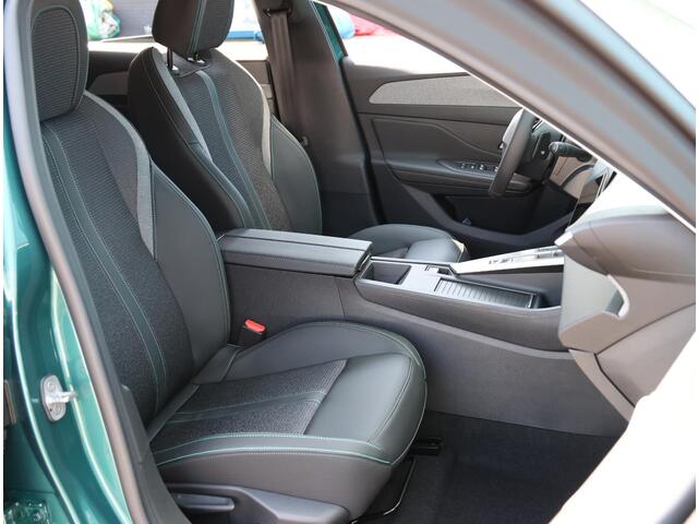 Peugeot 308 SW 1.6 Plug-in Hybrid 180PK Allure Avantage | AppleCarPlay/AndroidAuto | StoelVerwarming | Climate Control | Adaptive Cruise Control | 360'Camera | FULL LED | Navigatie | LMV | Parkeersensoren | Privacy Glass | Isofix |