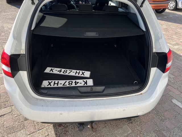 Peugeot 308 SW 1.2 PureTech GT | Nieuw Binnen! | Automaat | Stoelverwarming | Trekhaak