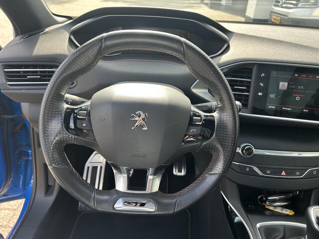 Peugeot 308 1.2 Turbo 130PK GT-line | Panoramadak | Denon HiFi | Trekhaak 1400KG | Alcantara Bekleding + Massage | Stoelverwarming | Navigatie | Keyless Entry | Dode Hoek Bewaking | Climate Control | Cruise Control | 18 Inch Lichtmetalen Velgen |