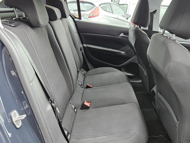 Peugeot 308 1.2 PureTech Blue Lease *AC*Navi