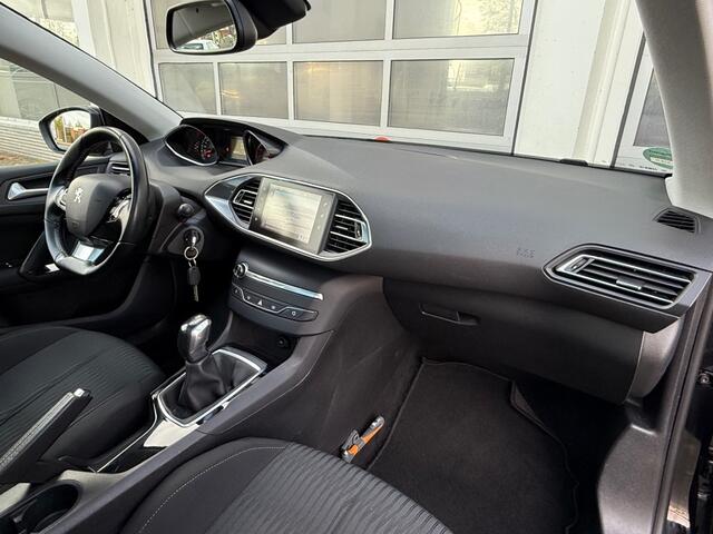 Peugeot 308 1.2 Turbo 110PK Executive Navi Clima Pdc Pano