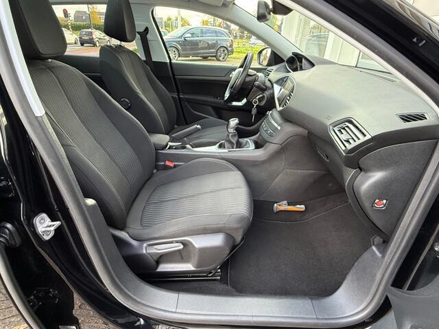 Peugeot 308 1.2 Turbo 110PK Executive Navi Clima Pdc Pano