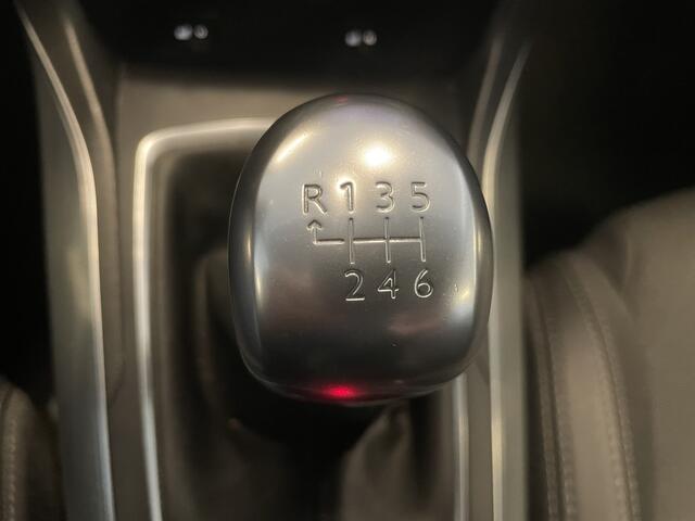 Peugeot 308 1.2 PureTech Allure 130pk Navigatie-Verwarmde voorstoelen-Climate control-Parkeersensoren