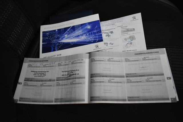 Peugeot 308 SW 1.2 PureTech Blue Lease Premium Pano Cam Navi Key-less