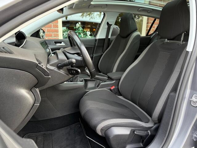 Peugeot 308 1.2 PureTech 131 PK Style NIEUWE APK / PANO / TREKHAAK / CLIMA /