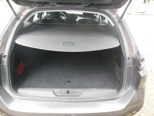 Peugeot 308 SW 1.2 PureTech Active Pack Business Staat in De Krim