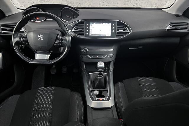 Peugeot 308 SW 1.2 PureTech Allure | Trekhaak | Camera | Panoramadak | LED | Cruise control