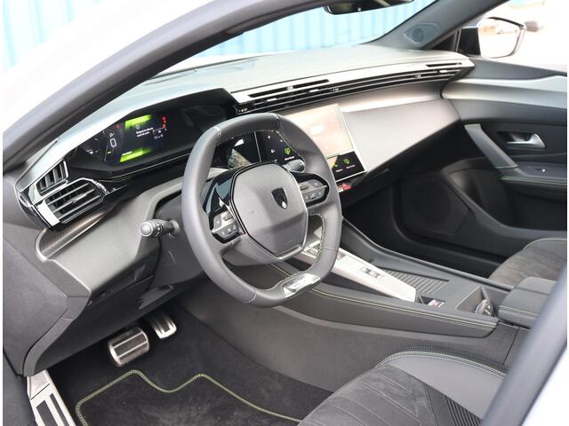 Peugeot 408 1.2 Hybrid 136PK e-DCS6 GT | Alcantara | Adaptive CruiseControl | Schuifdak | Camera | Navigatie |