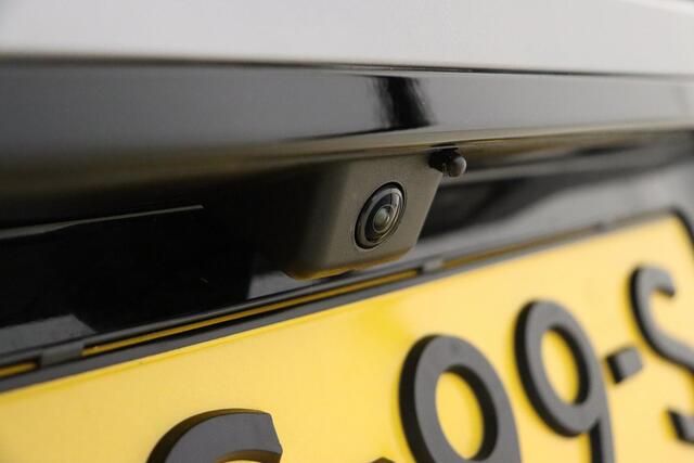 Peugeot 5008 e-5008 GT 73 kWh Navigatie | Apple Carplay/Android Auto | Stoel-, achterbank en stuurverwarming | 360° Camera | Adaptive Cruise | Elektr. achterklep | Trekhaak | Leder