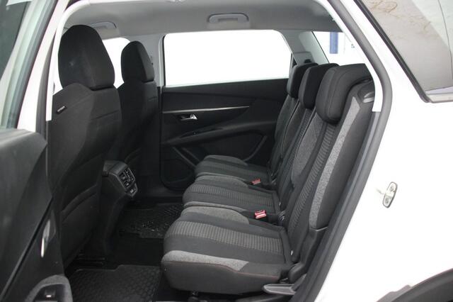 Peugeot 5008 1.2 PureTech Executive 7 Persoons - Carplay, Cruise, Digitaal Cockpit, Trekhaak