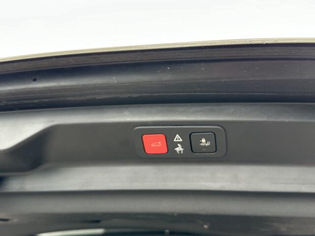 Peugeot 5008 1.2 PureTech Blue Lease Premium 7 zits/Navigatie/Trekhaak/Keyless entry/DB riem vervangen