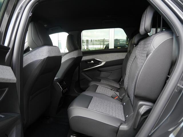 Peugeot 5008 1.2 Hybrid 136 Allure | Nieuwe auto | 7 zits | Rondom camera | Draadloze telefoonoplader | Stoel en stuurverwarming | Draadloze apple carplay & android auto | Led verlichting | Adaptive cruise control