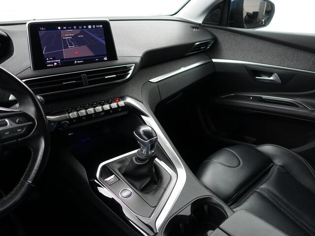 Peugeot 5008 1.2 PureTech Premium GT Line- 7 Pers, Panodak, Memory, Sfeerverlichting, 360 Camera, Lane Assist, Keyless