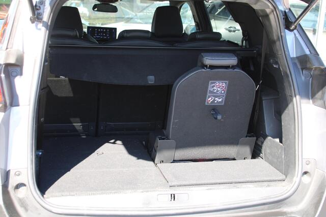 Peugeot 5008 1.2 PureTech Allure Pack NAVIGATIE - PARKEERHULP VOOR+ACHTER - 7 ZITPLAATSEN