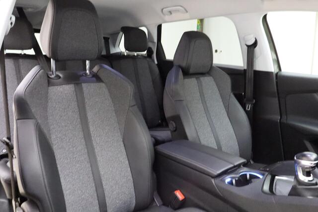 Peugeot 5008 1.2 PureTech Blue Lease Premium | 7-persoons | Keyless Entry & Start | Afneembare trekhaak | Elektrische achterklep | 19'' LM Velgen | Camera | Navigatie | Climate Control